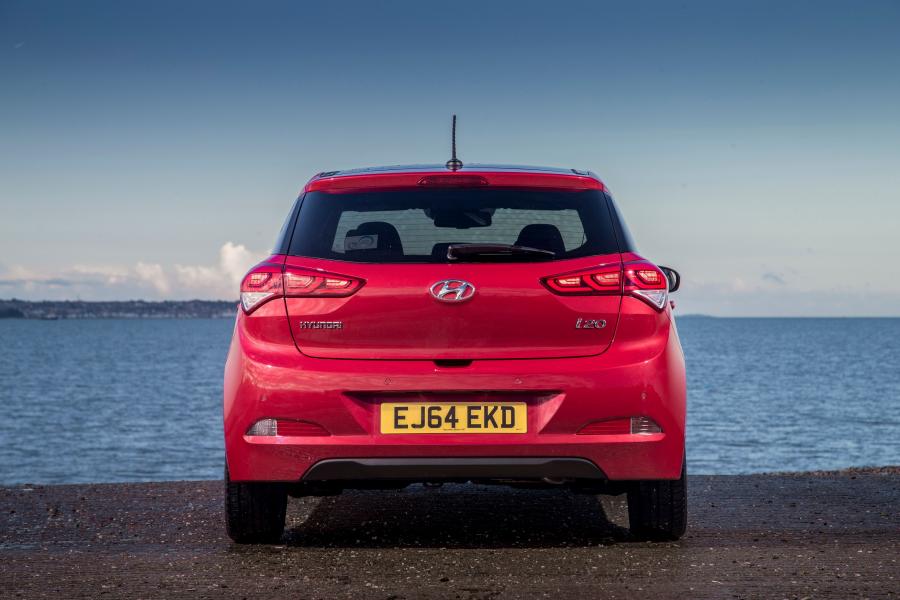  Hyundai i20 2015 года  (UK) (фото 10 из 24)